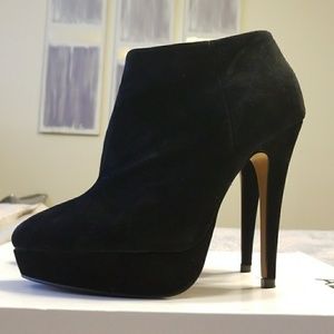 Aldo Stiletto Ankle Boots (Black Suede size 8)